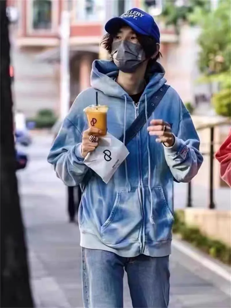 GALLERY DEPT. SUN FADED ENGLISH LOGO ZIP UP/BLUE Sun-washed blue water ripple English zipper hoodie Washed blue S-XL Ready-to-wear dyeing Hand-sewn heavy-weight horsetail fading Super-heavy washing Hand-hanging holes Bones frayed and whitened Mold customization with G LOGO zipper Correct accessories!